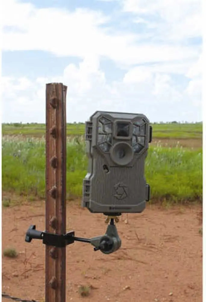 Walker’s Game Ear / Gsm Outdoors T-post Trail Camera Holder Md: Hmetpch